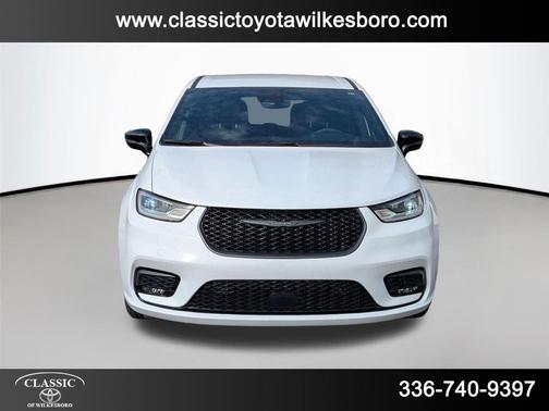 2024 Chrysler Pacifica Hybrid S Appearance Pkg