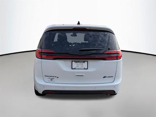 2024 Chrysler Pacifica Hybrid S Appearance Pkg