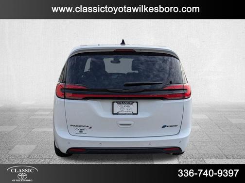 2024 Chrysler Pacifica Hybrid S Appearance Pkg