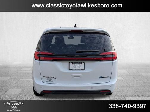 2024 Chrysler Pacifica Hybrid S Appearance Pkg