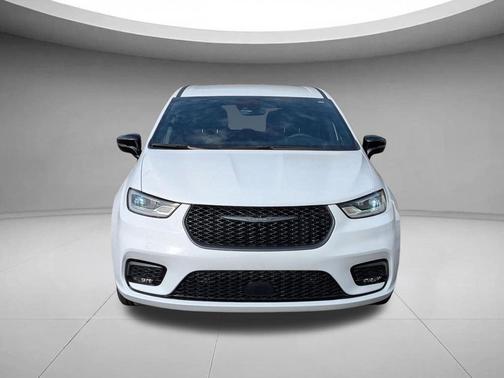 2024 Chrysler Pacifica Hybrid S Appearance Pkg