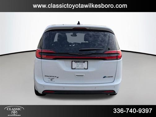 2024 Chrysler Pacifica Hybrid S Appearance Pkg