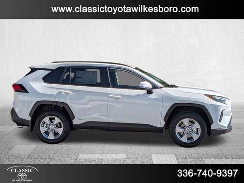 2025 Toyota RAV4 Hybrid SE