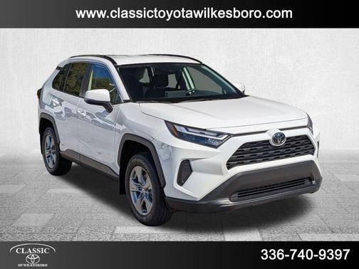 2025 Toyota RAV4 Hybrid SE