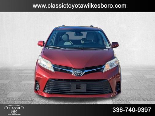 2019 Toyota Sienna LE