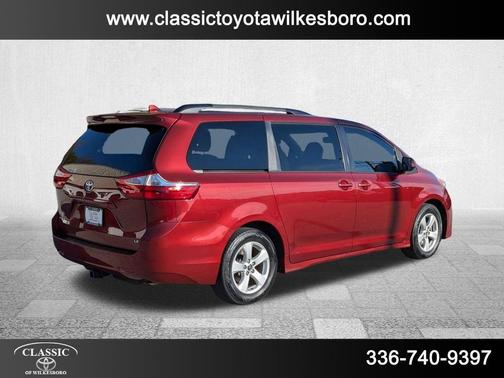 2019 Toyota Sienna LE
