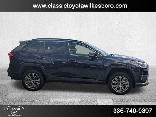 2022 Toyota RAV4 Hybrid XLE Premium