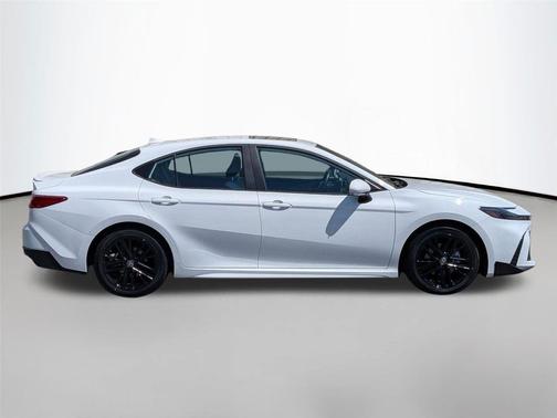 Ice Cap 2025 Toyota Camry SE