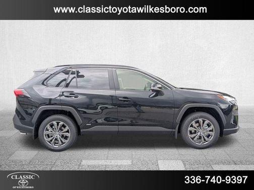 2025 Toyota RAV4 Hybrid XLE Premium