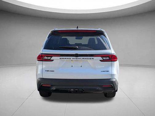 Wind Chill Pearl 2026 Toyota Highlander Hybrid Base