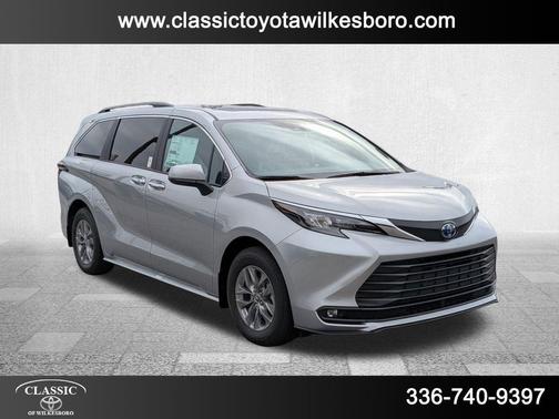 2025 Toyota Sienna XLE