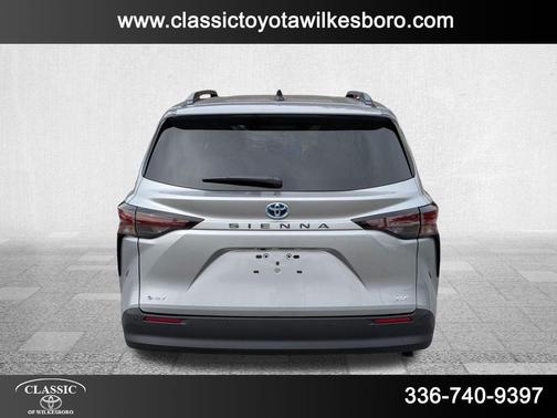 2025 Toyota Sienna XLE