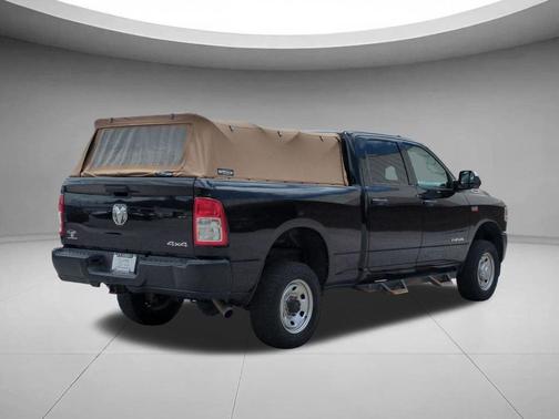 Diamond Black Crystal Pearlcoat 2020 RAM 2500 Tradesman Crew Cab 4x4 6'4' Box
