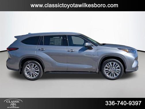 2025 Toyota Highlander Hybrid Platinum