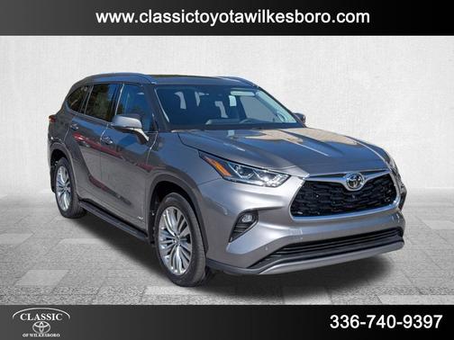 2025 Toyota Highlander Hybrid Platinum