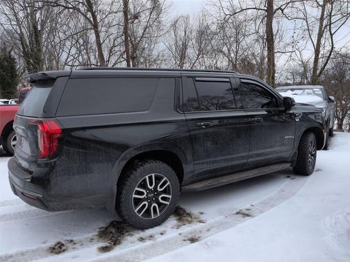 2021 GMC Yukon XL 4WD AT4
