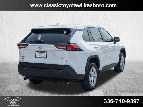 2025 Toyota RAV4 LE
