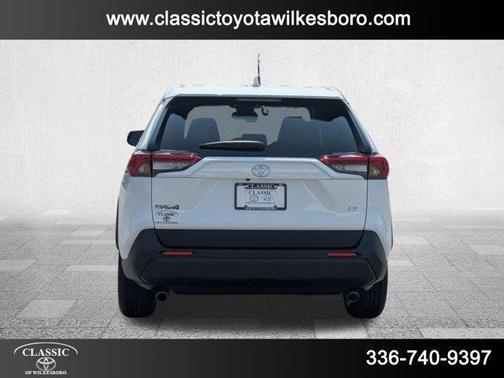 2025 Toyota RAV4 LE