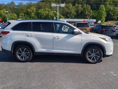 Blizzard Pearl 2019 Toyota Highlander XLE
