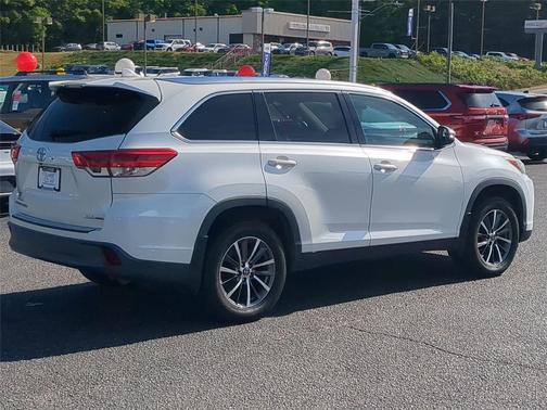 Blizzard Pearl 2019 Toyota Highlander XLE