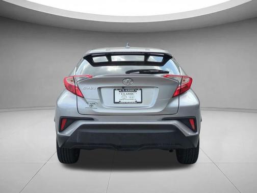 Silver Knockout Metallic 2019 Toyota C-HR XLE