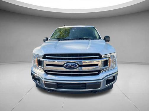 Oxford White 2019 Ford F-150 XLT