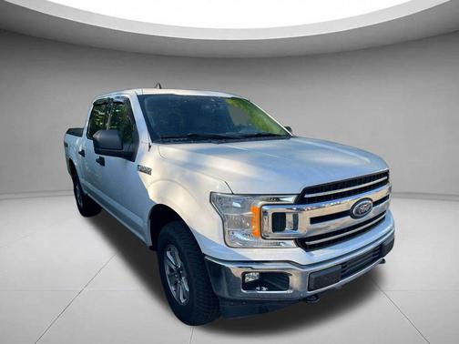 Oxford White 2019 Ford F-150 XLT