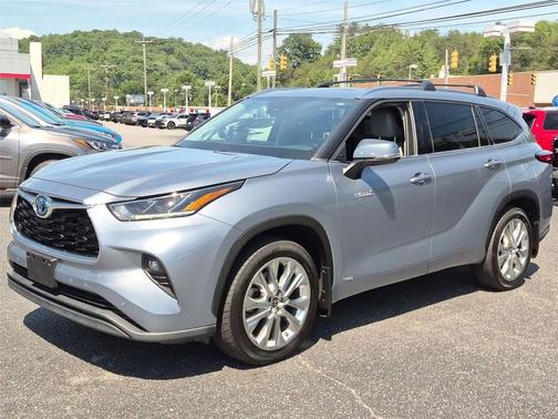 Moon Dust 2021 Toyota Highlander Hybrid Limited