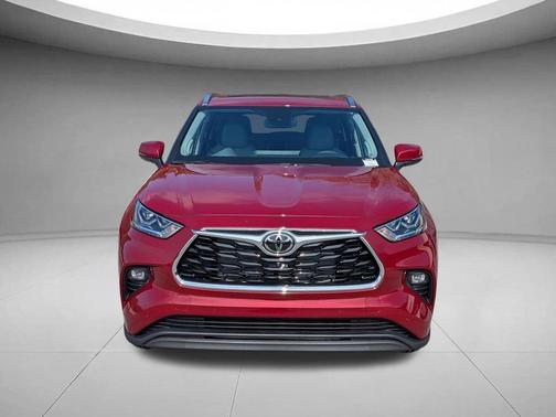 Ruby Flare Pearl 2026 Toyota Highlander Hybrid Limited