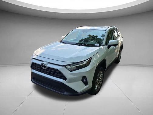 Wind Chill Pearl 2023 Toyota RAV4 XLE Premium