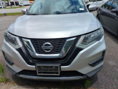 Gun Metallic 2017 Nissan Rogue S