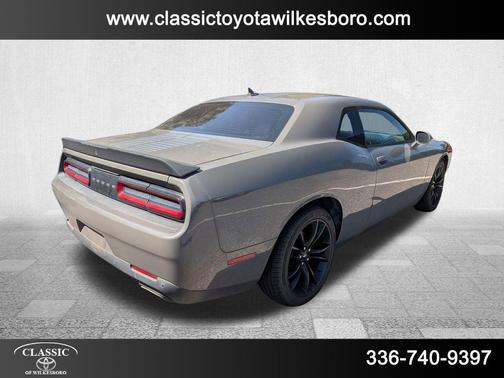 2017 Dodge Challenger SXT