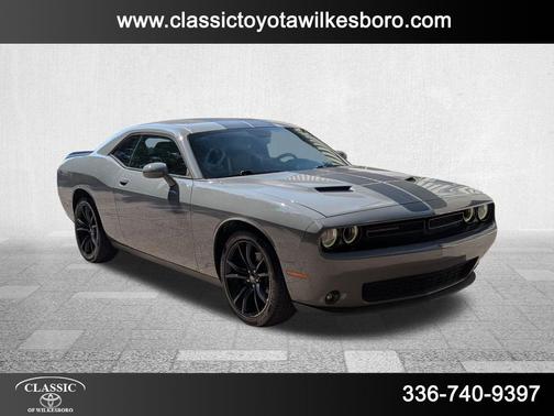 2017 Dodge Challenger SXT