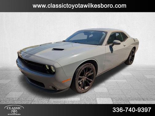 2017 Dodge Challenger SXT