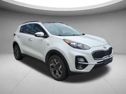 Snow White Pearl 2022 Kia Sportage EX
