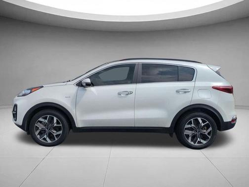 Snow White Pearl 2022 Kia Sportage EX