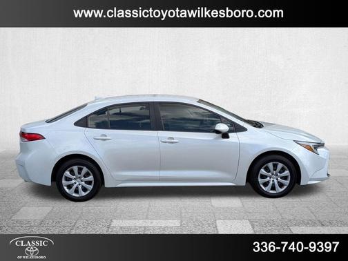 2024 Toyota Corolla Hybrid LE