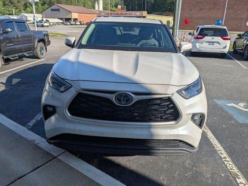 2023 Toyota Highlander Hybrid LE