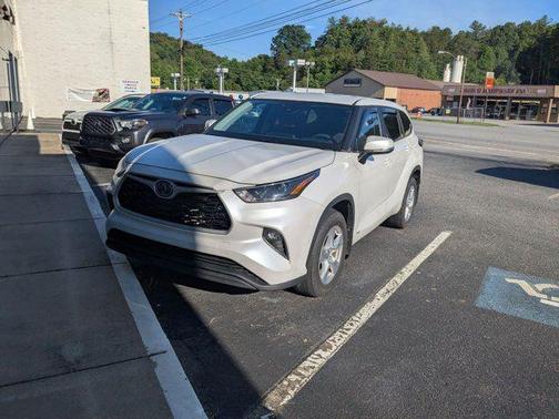 2023 Toyota Highlander Hybrid LE
