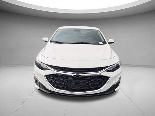 Summit White 2023 Chevrolet Malibu FWD RS