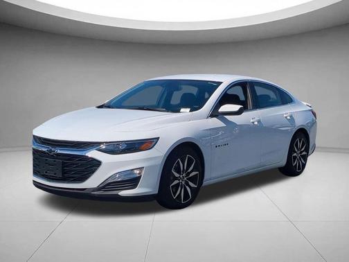 Summit White 2023 Chevrolet Malibu FWD RS