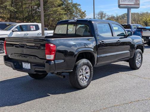 2017 Toyota Tacoma SR