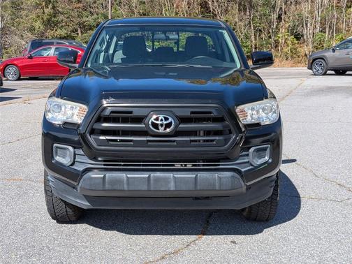 2017 Toyota Tacoma SR
