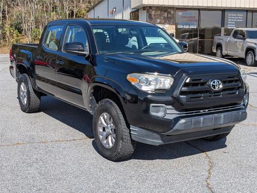 2017 Toyota Tacoma SR