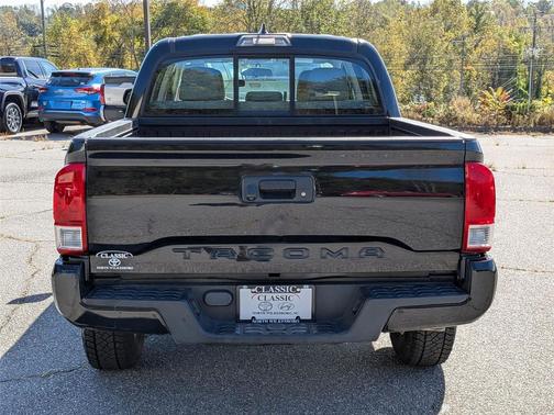 2017 Toyota Tacoma SR