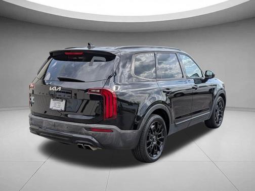 Ebony Black 2022 Kia Telluride SX