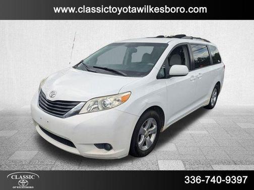 2014 Toyota Sienna LE