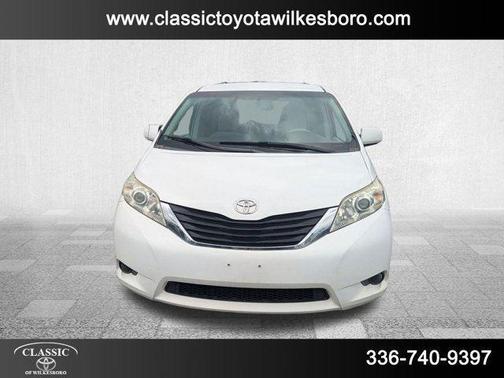 2014 Toyota Sienna LE