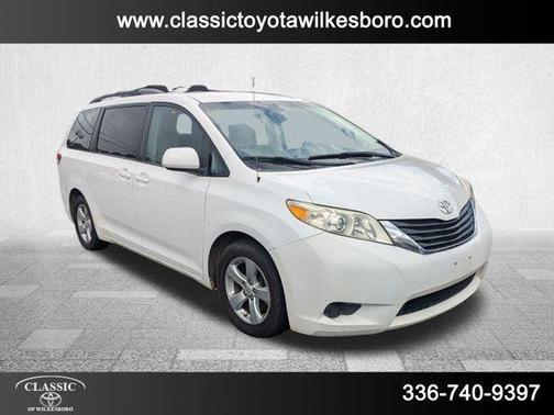 2014 Toyota Sienna LE