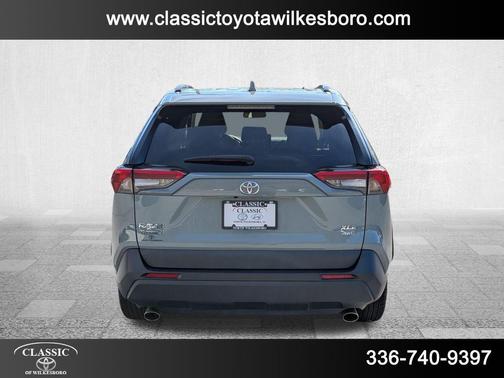 2022 Toyota RAV4 XLE